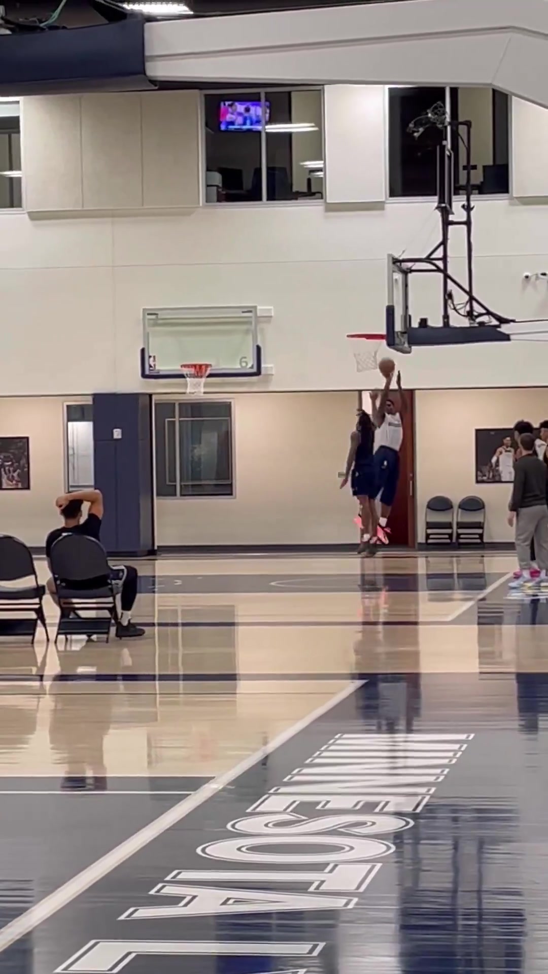 越来越像那个谁华子练