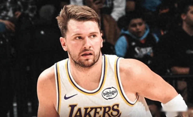 湖人双核该调整！东契奇决胜期处理需总结，里弗斯领防引体能崩盘